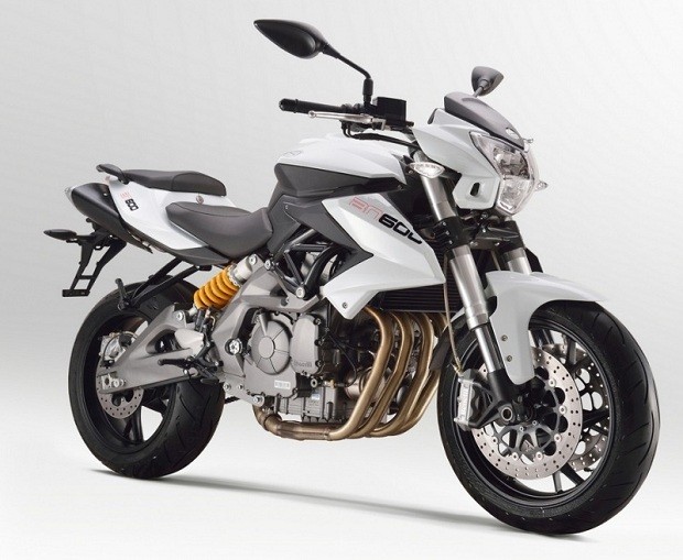 Kehadiran Motor Benelli BN 600R yang Stylish Asal Italia