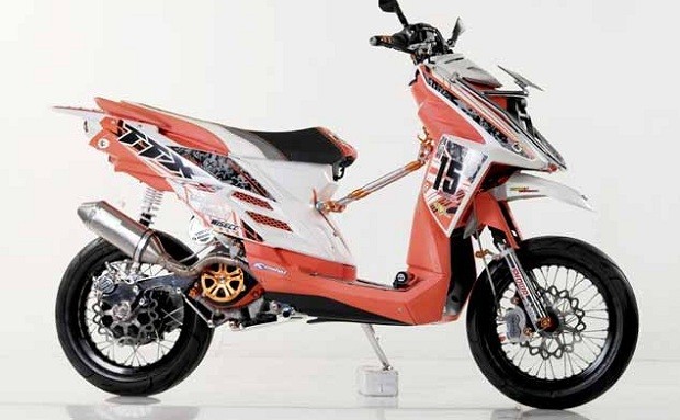Modifikasi Yamaha X  ride  dengan Tongkrongan Berbeda dari 