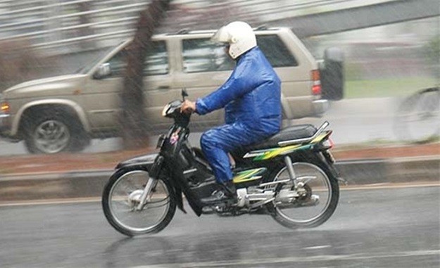 Tips Dan Trik Merawat Sepeda Motor Saat Musim Hujan 2015