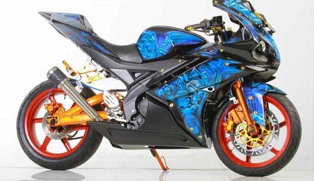 Modifikasi Yamaha R15 Dengan Konsep Airbrush Grim Reaper